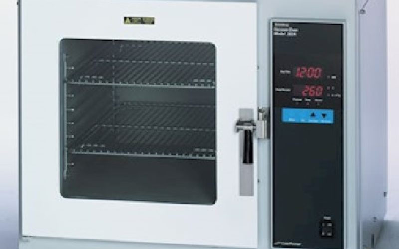 How to Choose the Right Vacuum Oven for Industrial Needs?